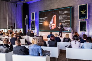 mat. pras. Oknoplast_Prezes Mikołaj Placek