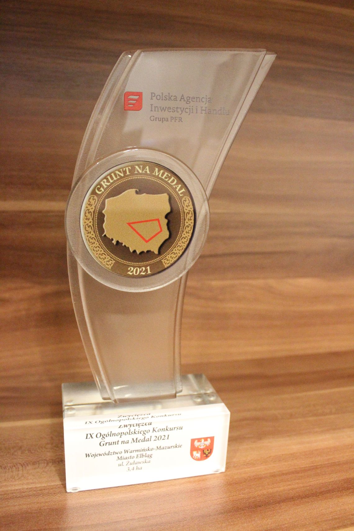 Statuetka Grunt na Medal