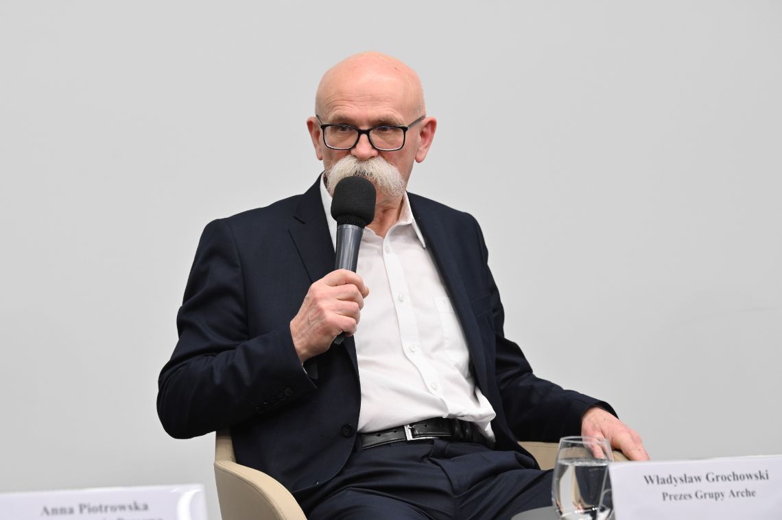 Władysław Grochowski, ARCHE