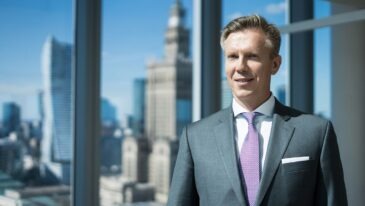 Tomasz Buras, Savills