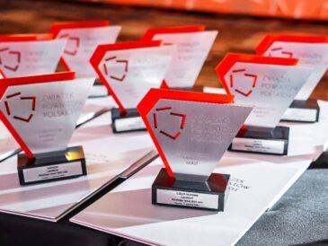 statuetki dla powiatów - ranking ZPP